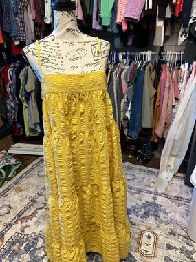 Yellow Textured Spaghetti-Strap Maxi Dress size Large. Very Stretchy.